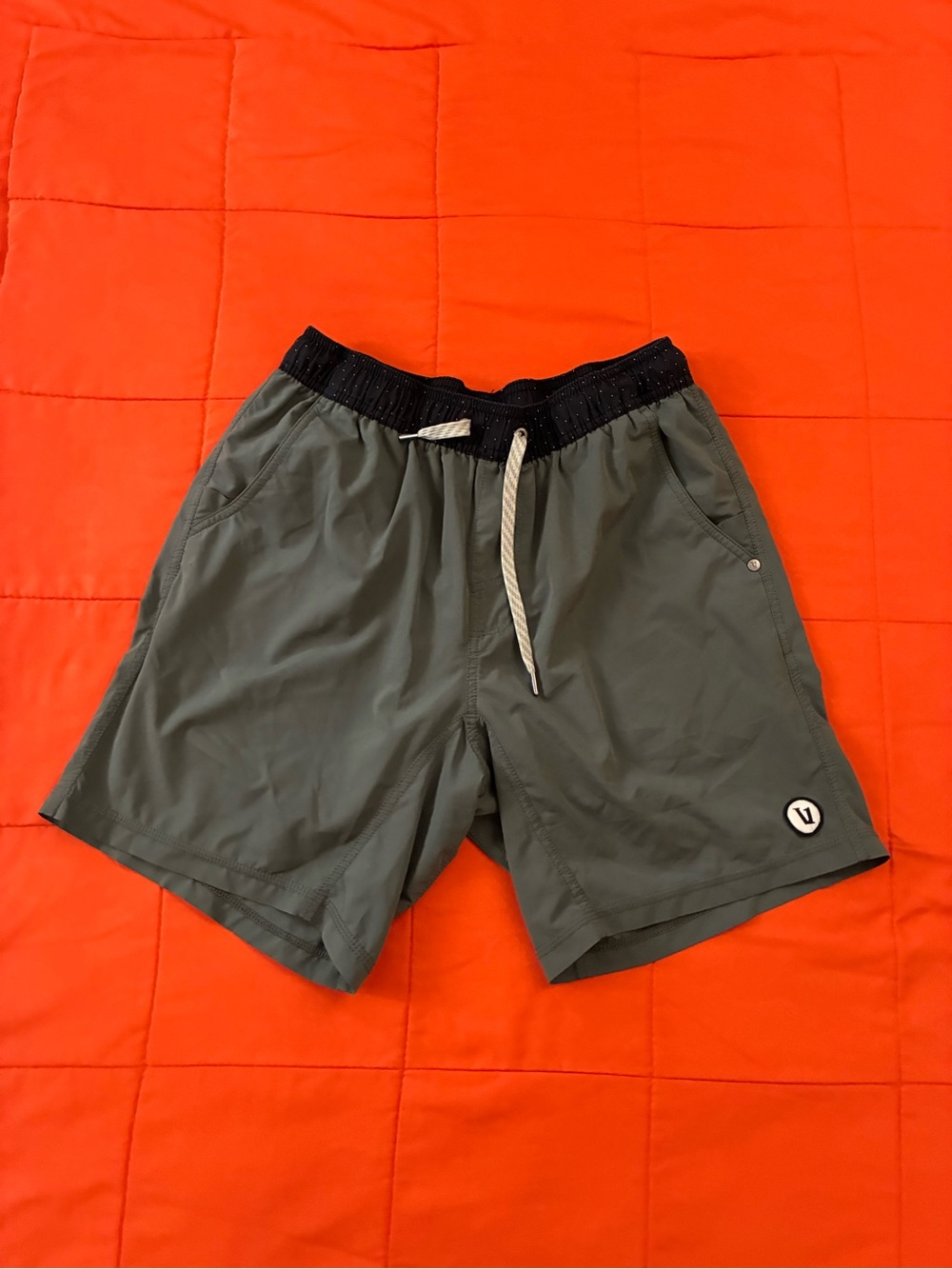Vuori Shorts Mens Small Drawstring Running Gym Athliesure